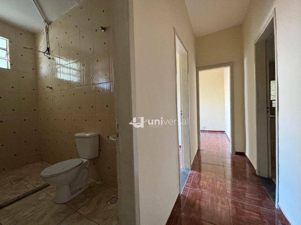 Casa para alugar com 2 quartos, 50m² - Foto 9