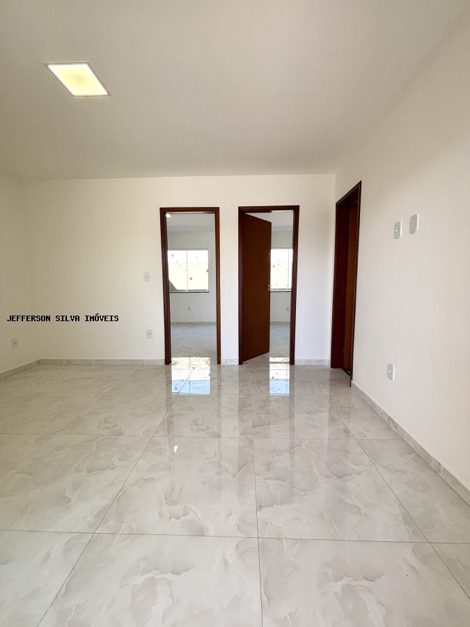 Casa à venda com 2 quartos, 6m² - Foto 4
