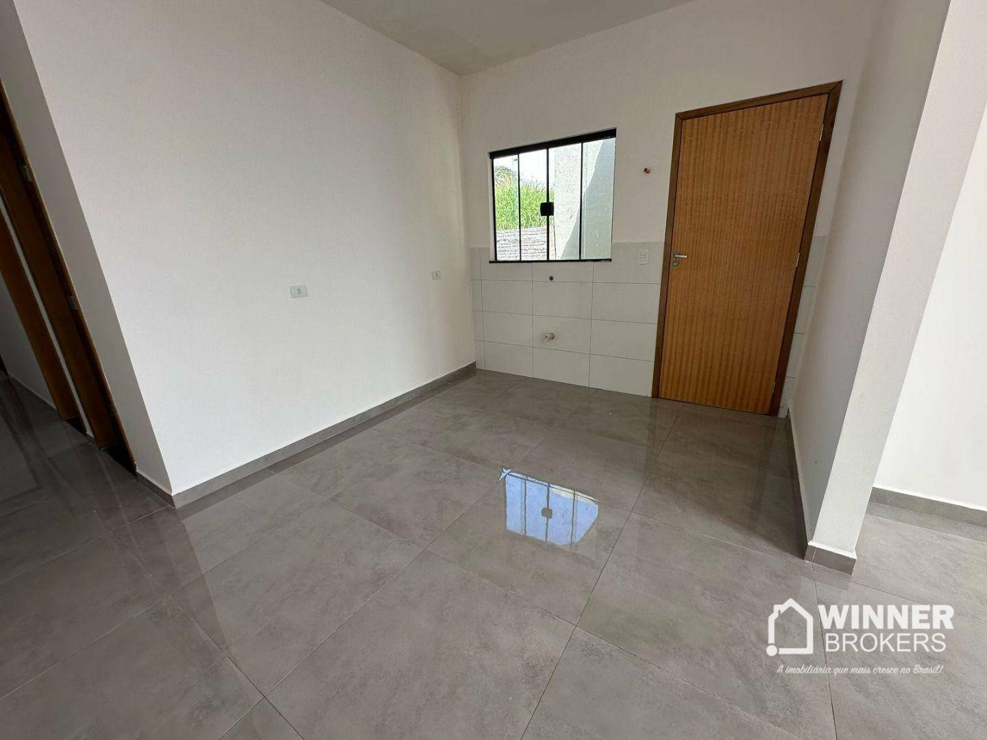 Casa à venda com 3 quartos, 69m² - Foto 4
