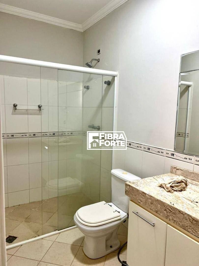 Casa de Condomínio para alugar com 4 quartos, 397m² - Foto 11