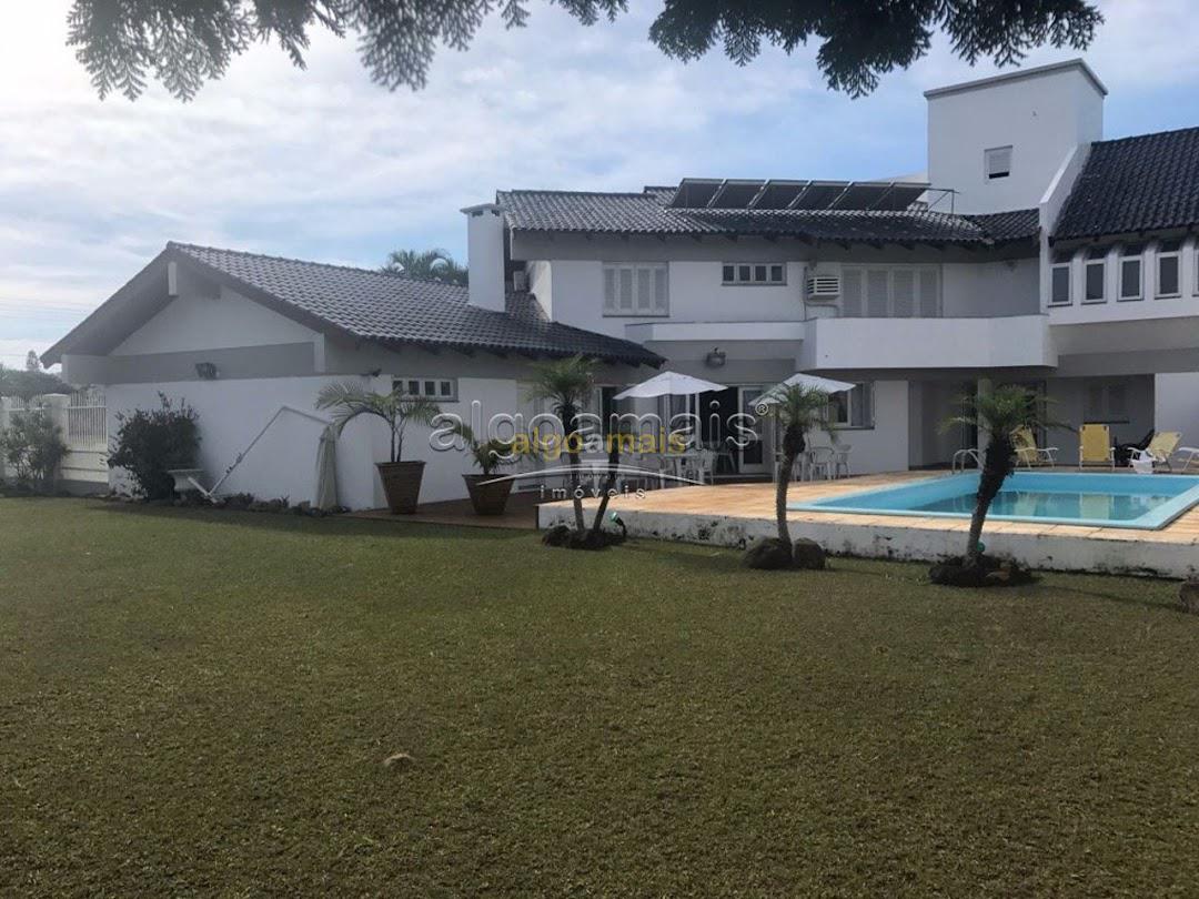 Casa à venda com 4 quartos, 30m² - Foto 2