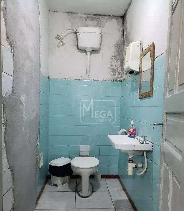 Casa à venda com 2 quartos, 160m² - Foto 7