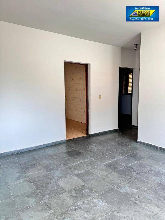 Apartamento à venda com 2 quartos, 76m² - Foto 5
