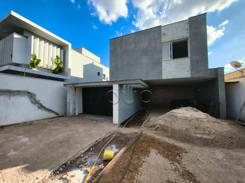 Casa para alugar com 4 quartos, 246m² - Foto 4