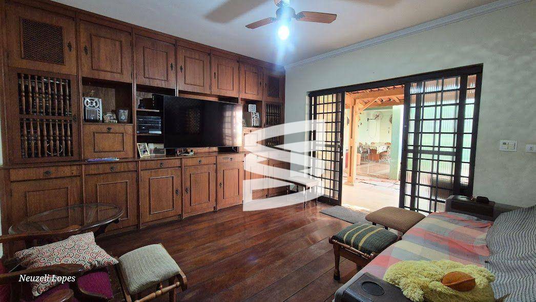 Casa à venda com 3 quartos, 349m² - Foto 12