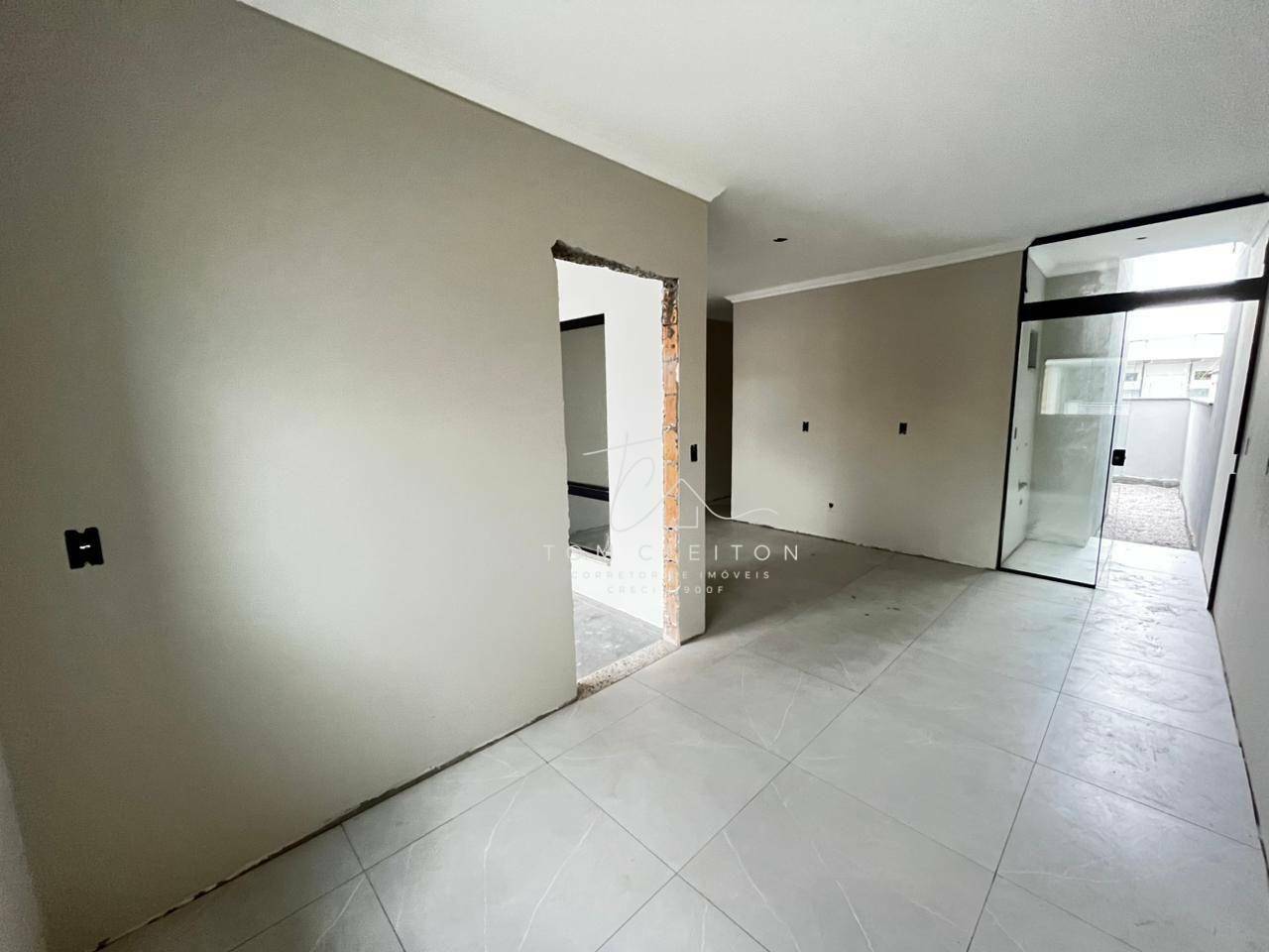 Casa à venda com 2 quartos, 80m² - Foto 3