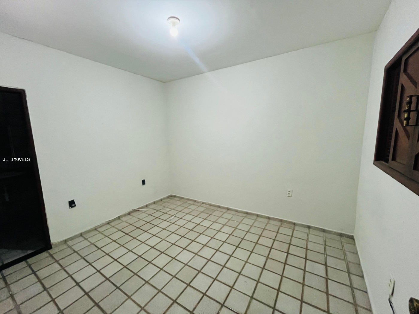 Casa à venda com 9 quartos, 180m² - Foto 5