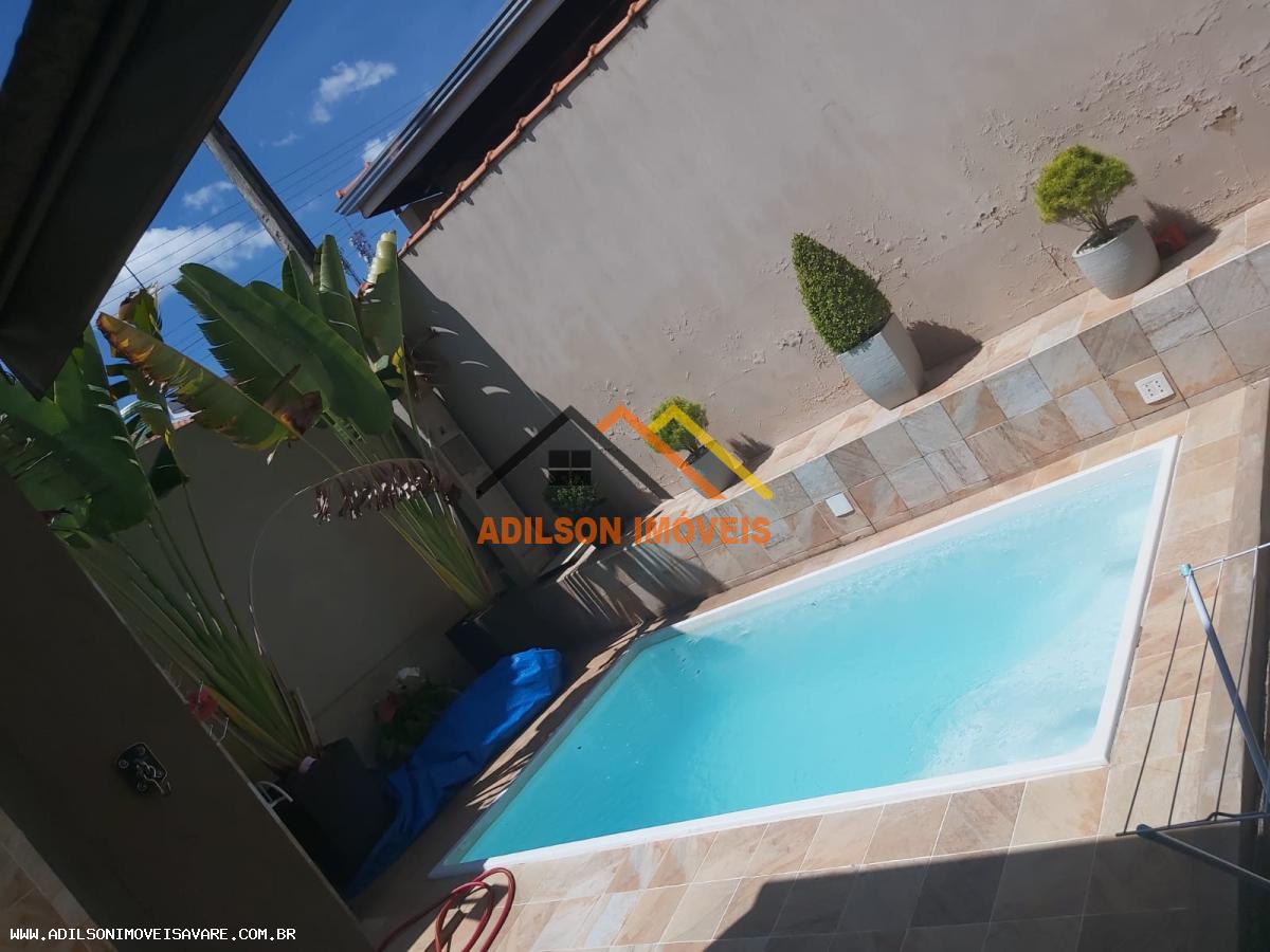 Sobrado à venda com 4 quartos, 210m² - Foto 1