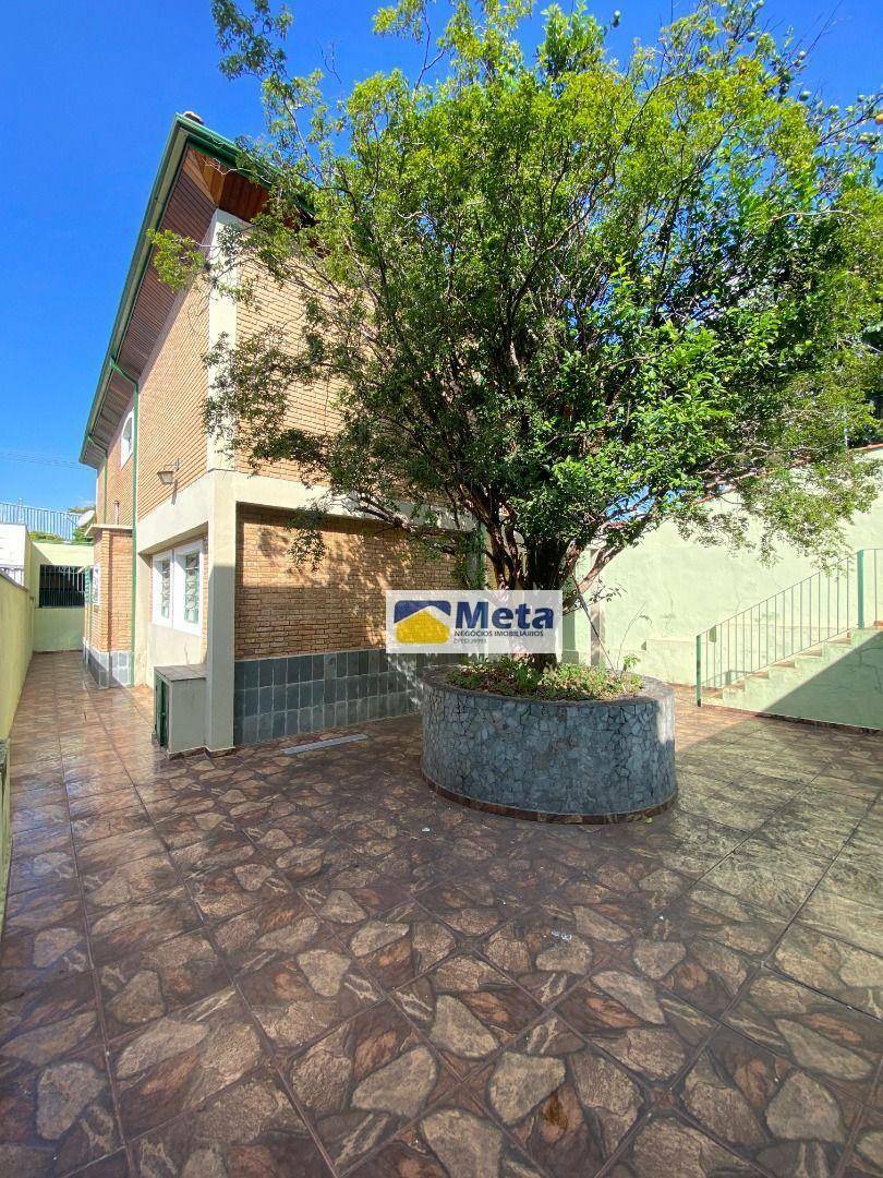 Casa à venda e aluguel com 3 quartos, 253m² - Foto 30