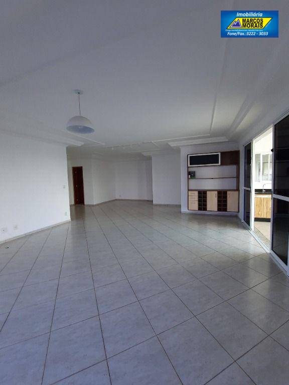 Apartamento à venda e aluguel com 3 quartos, 200m² - Foto 2