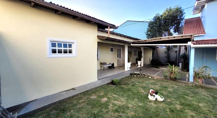 Casa à venda com 5 quartos, 200m² - Foto 35