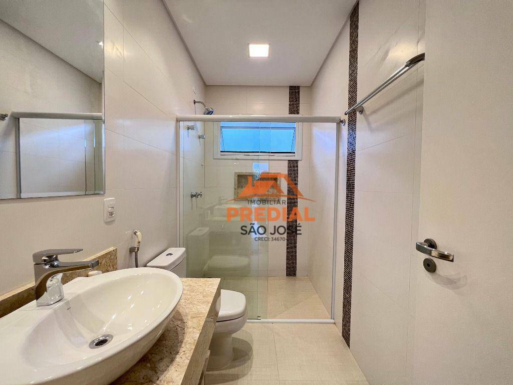 Casa de Condomínio à venda com 4 quartos, 415m² - Foto 33