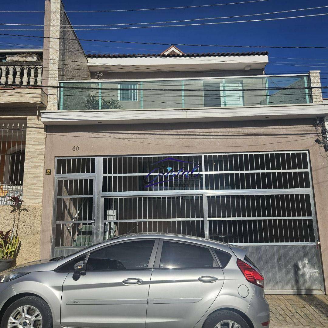Casa para alugar com 4 quartos, 180m² - Foto 1