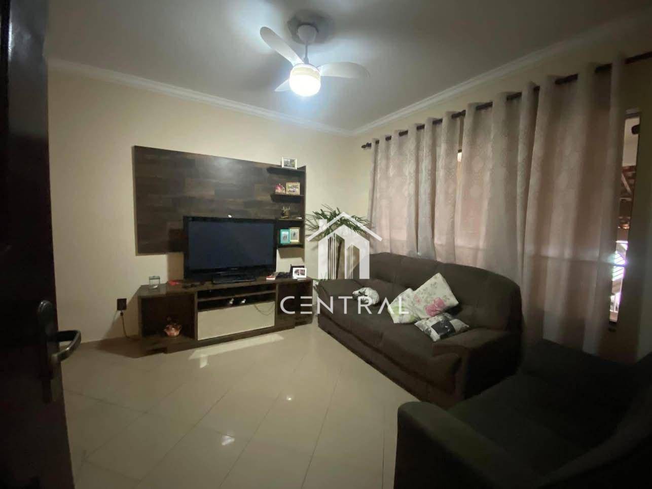 Sobrado à venda com 3 quartos, 184m² - Foto 1