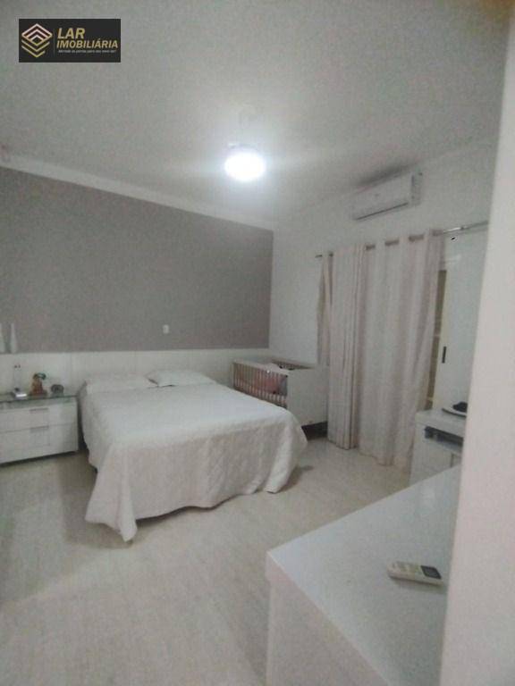 Casa à venda com 3 quartos, 300m² - Foto 32