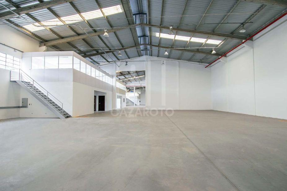 Depósito-Galpão-Armazém para alugar, 685m² - Foto 1