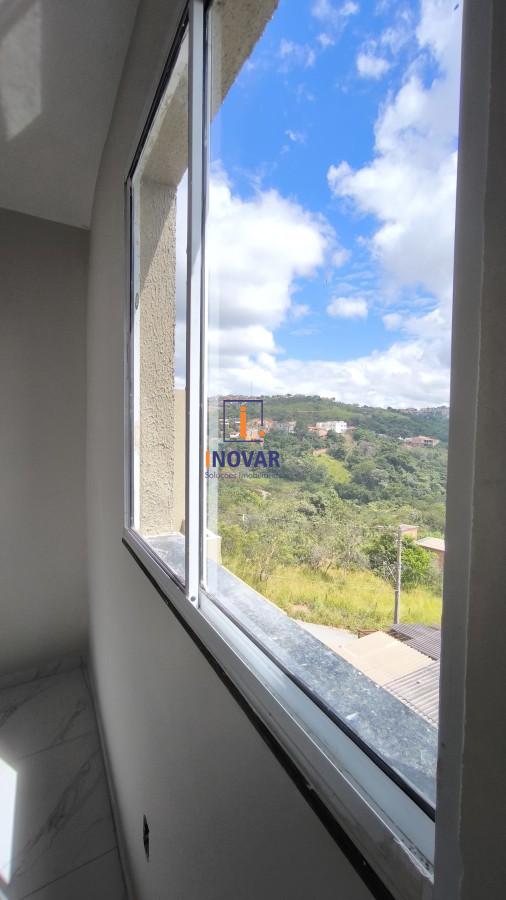Casa à venda com 2 quartos, 64m² - Foto 4