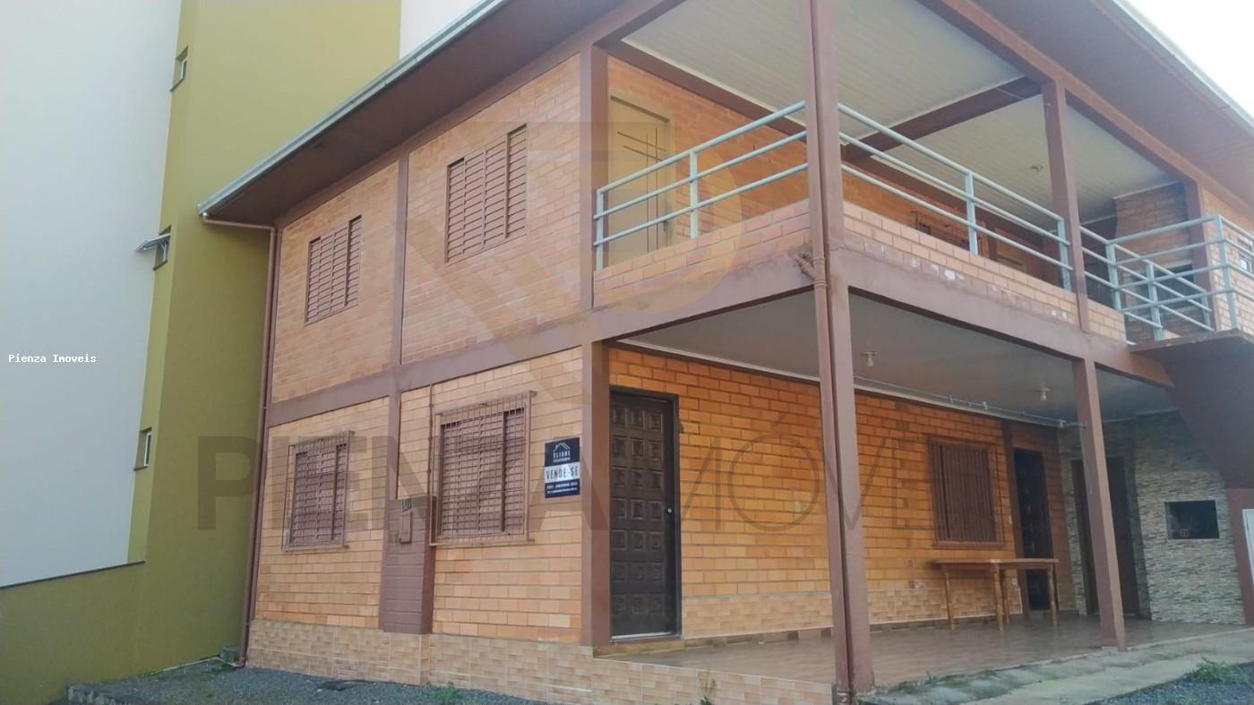 Casa à venda com 6 quartos, 200m² - Foto 13