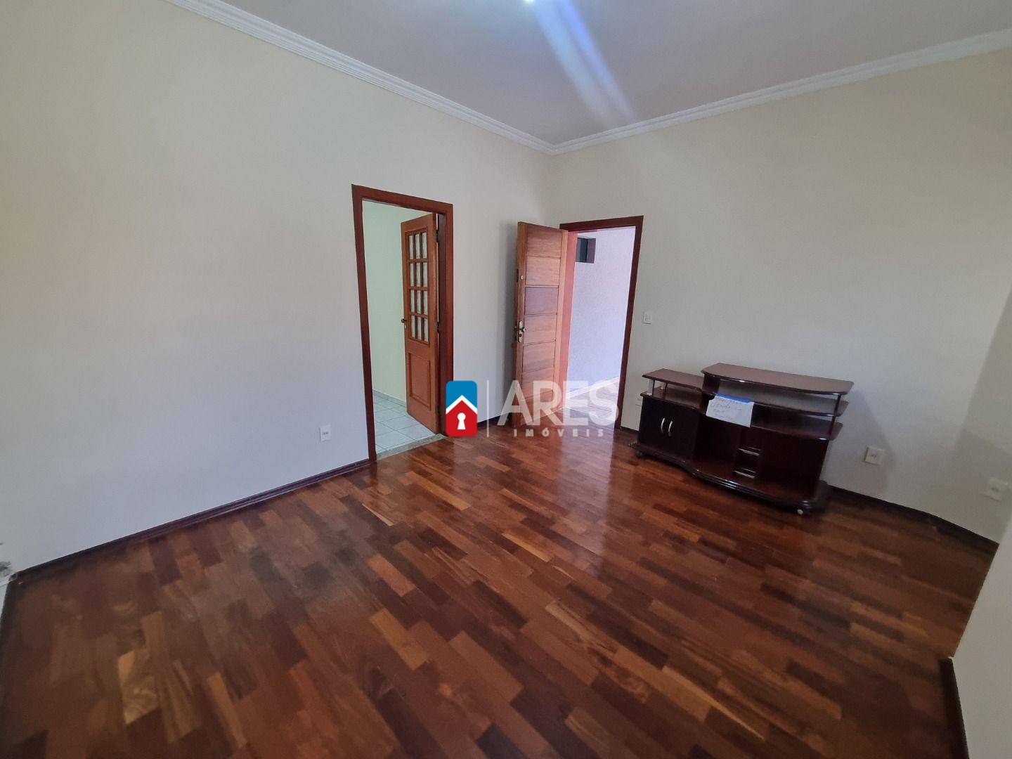 Casa para alugar com 3 quartos, 190m² - Foto 7