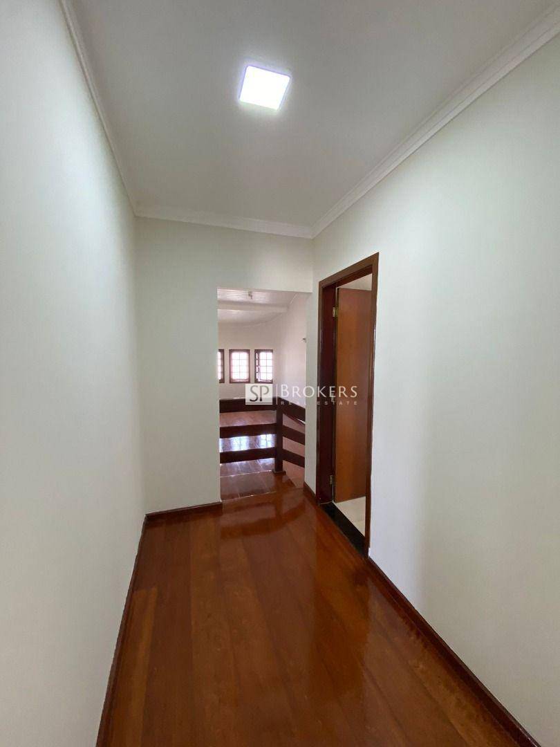 Casa para alugar com 4 quartos, 300m² - Foto 35