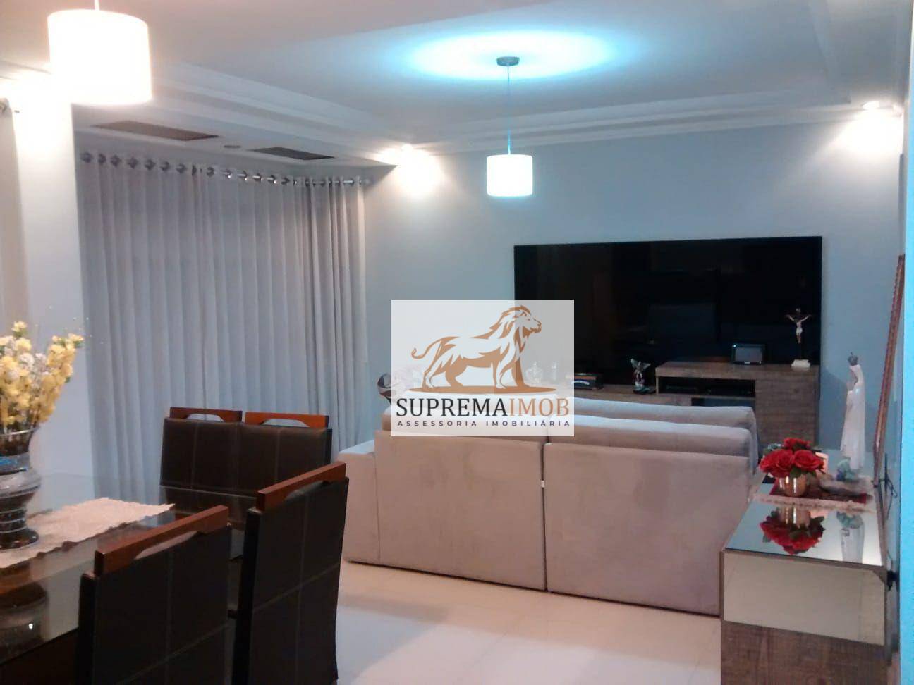 Casa à venda com 3 quartos, 190m² - Foto 1