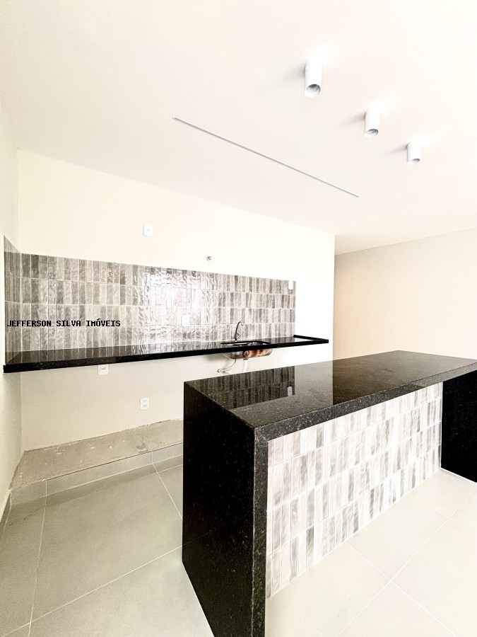 Casa à venda com 2 quartos, 70m² - Foto 7
