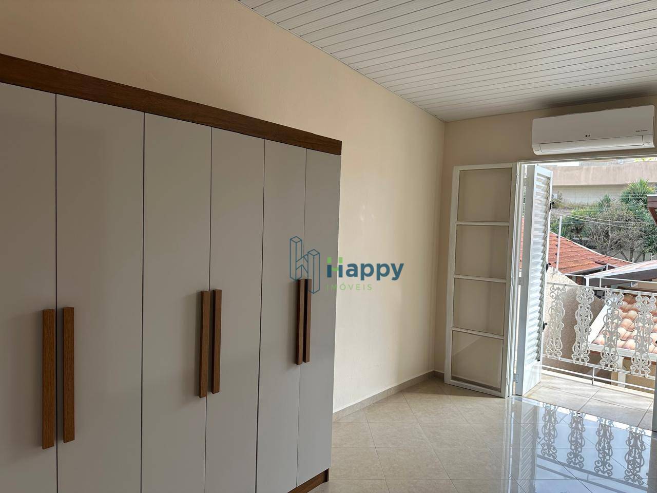 Casa para alugar com 2 quartos, 150m² - Foto 3
