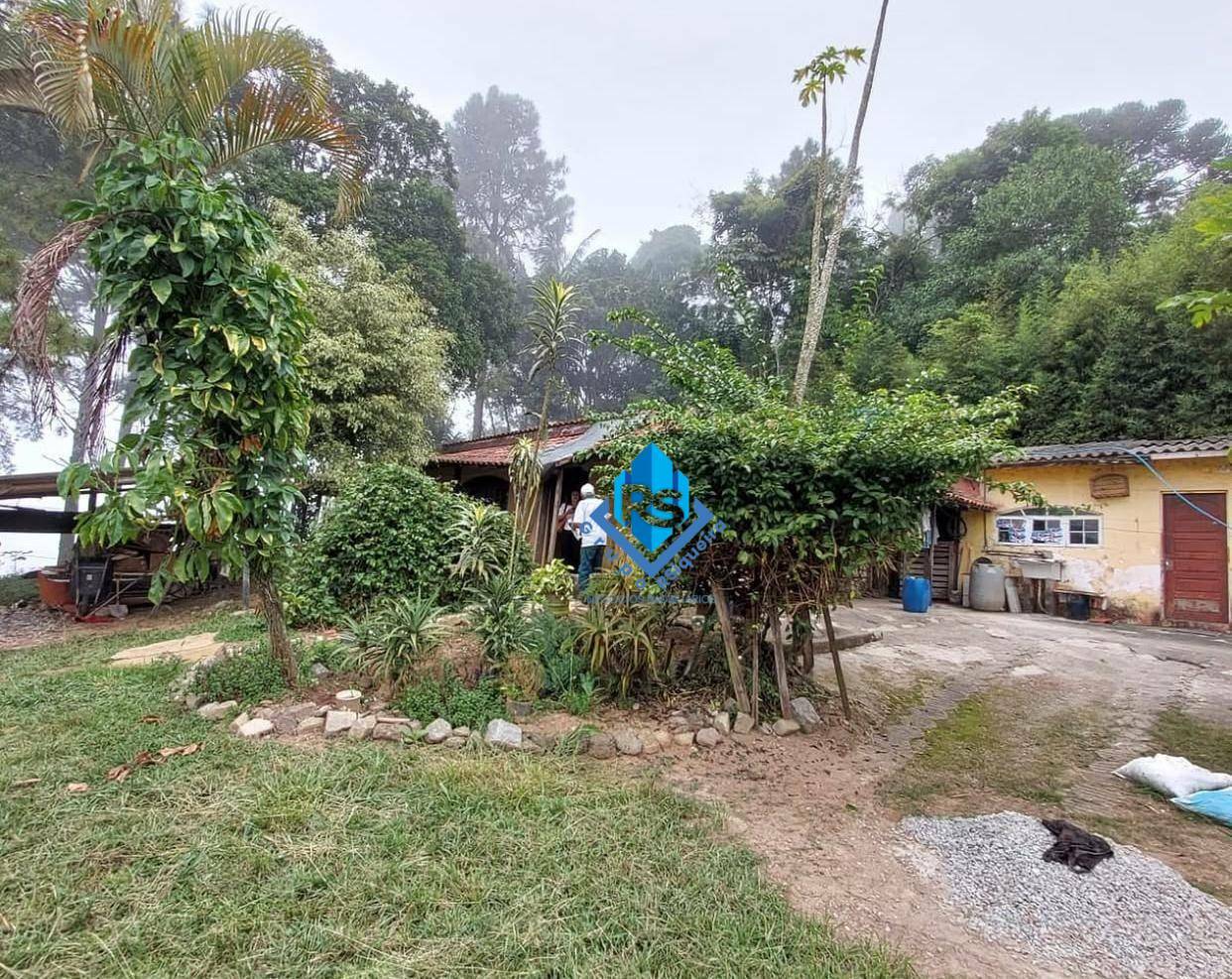 Chácara à venda com 3 quartos, 185m² - Foto 1