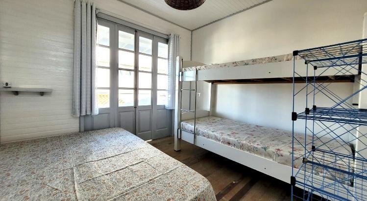 Casa à venda com 5 quartos, 200m² - Foto 6