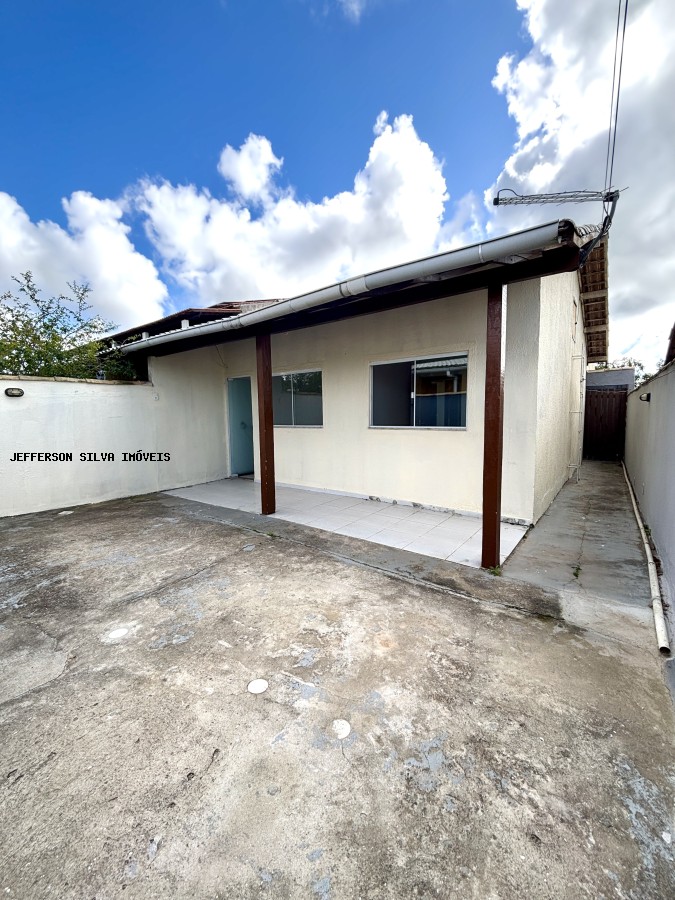 Casa à venda com 2 quartos, 56m² - Foto 2