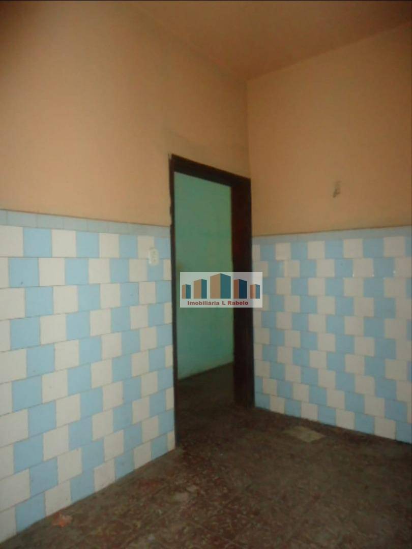 Casa para alugar com 2 quartos, 400M2 - Foto 1