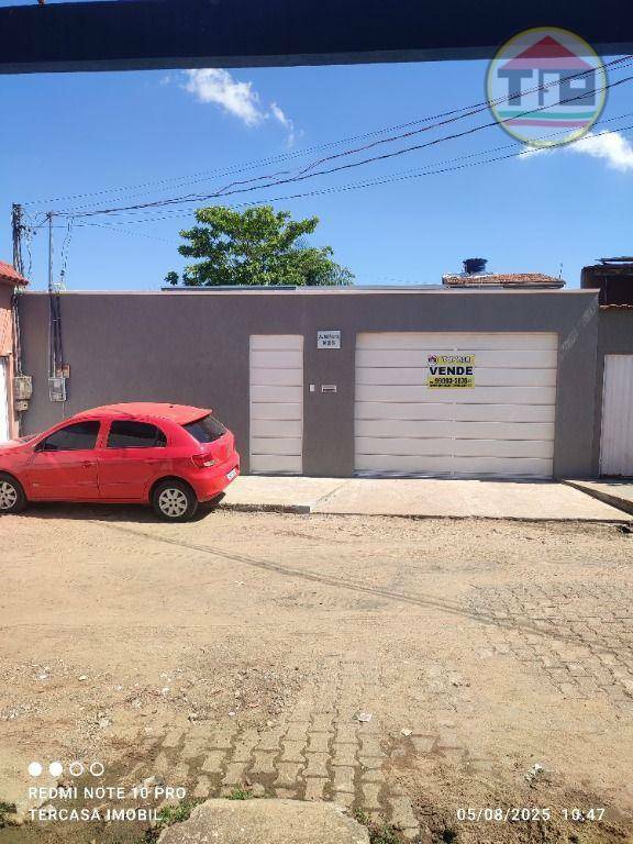 Casa à venda com 4 quartos, 171m² - Foto 1