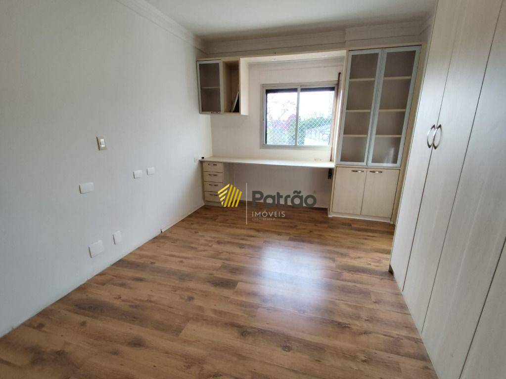 Apartamento para alugar com 3 quartos, 140m² - Foto 14