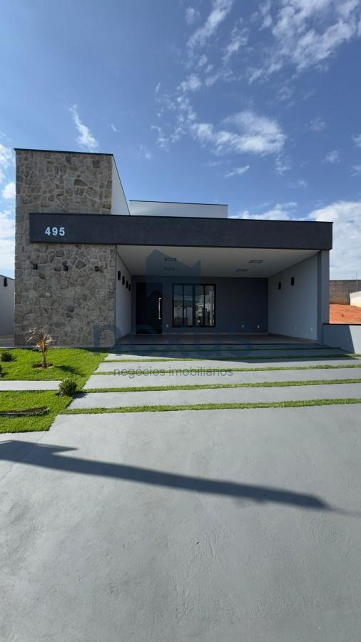 Casa à venda com 3 quartos, 305m² - Foto 1
