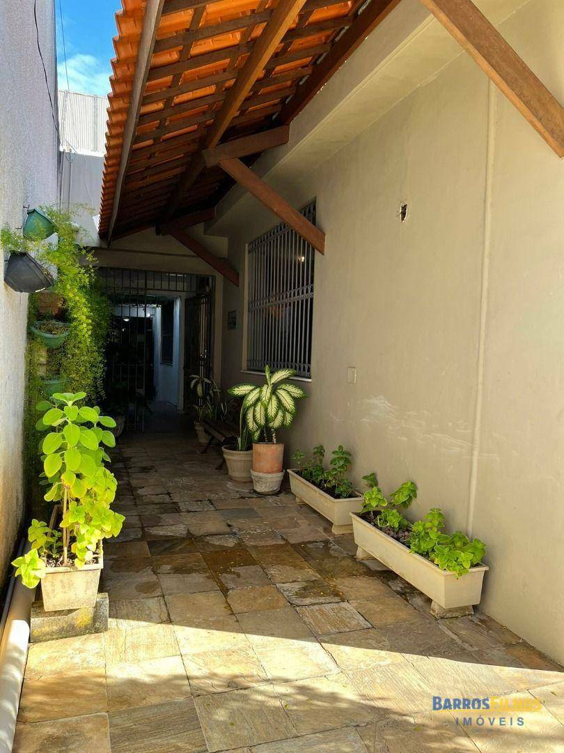 Casa à venda com 4 quartos, 450m² - Foto 5