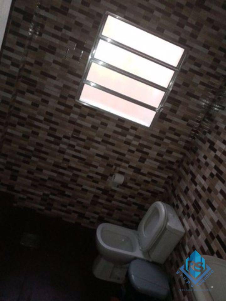 Casa à venda e aluguel com 6 quartos, 210m² - Foto 2