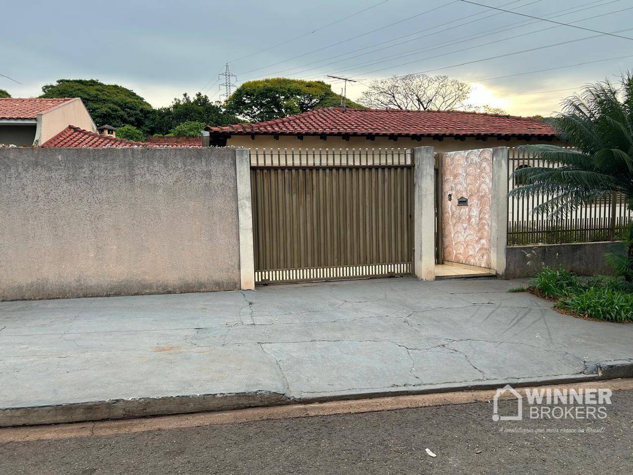 Casa à venda com 3 quartos, 150m² - Foto 1