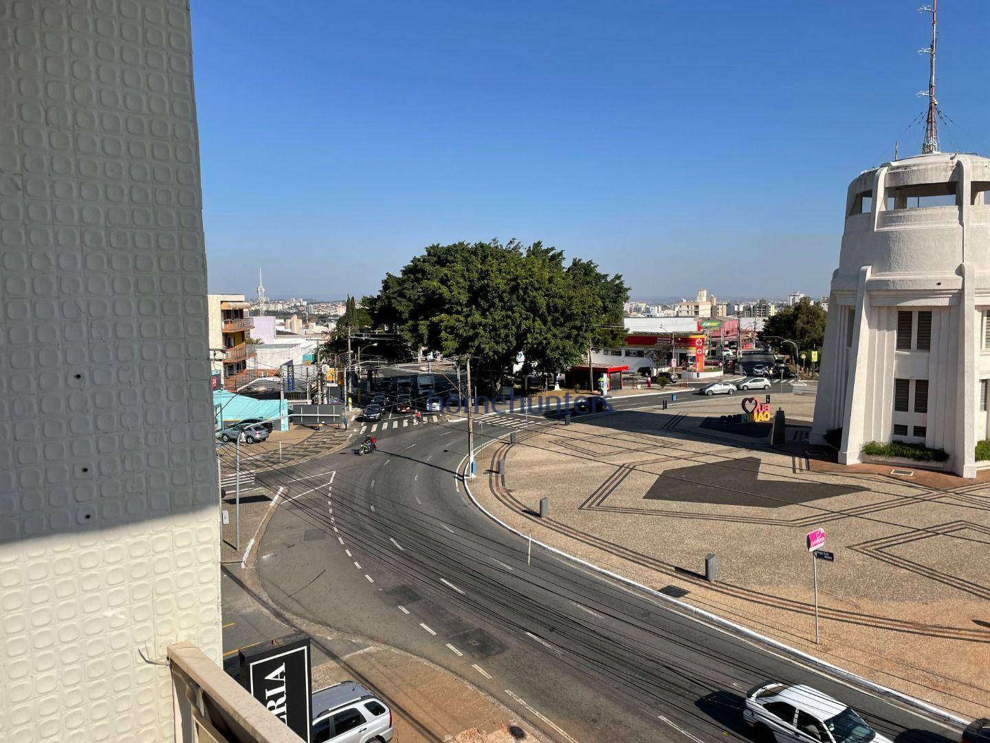 Apartamento para alugar com 3 quartos, 190m² - Foto 4