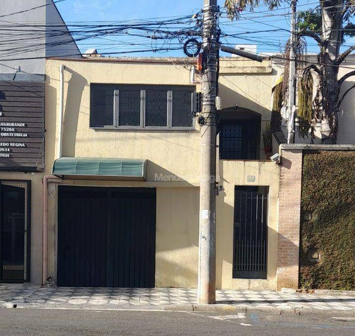 Casa à venda com 3 quartos, 202m² - Foto 1