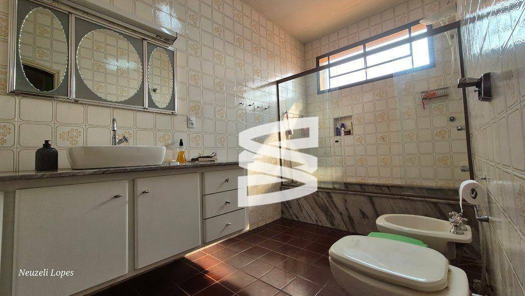 Casa à venda com 3 quartos, 349m² - Foto 16