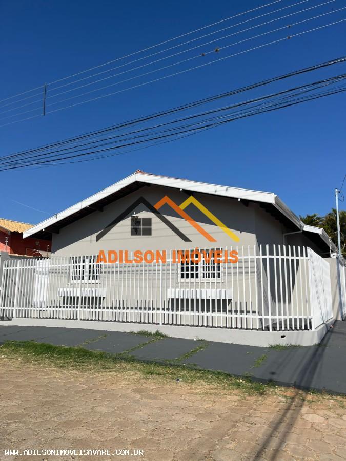 Casa à venda com 3 quartos, 168m² - Foto 1
