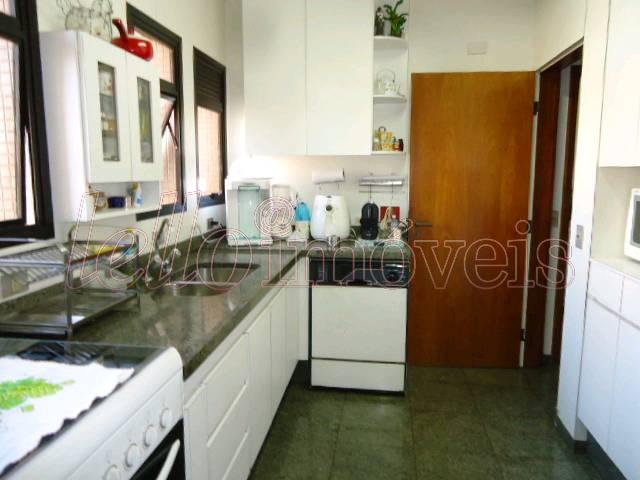 Apartamento para alugar com 4 quartos, 240m² - Foto 22