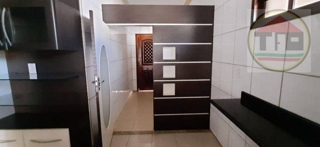 Casa para alugar com 3 quartos, 250m² - Foto 19