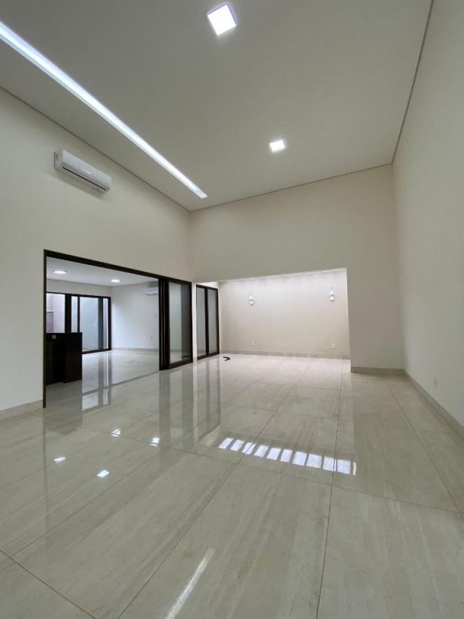 Casa à venda com 3 quartos, 257m² - Foto 3
