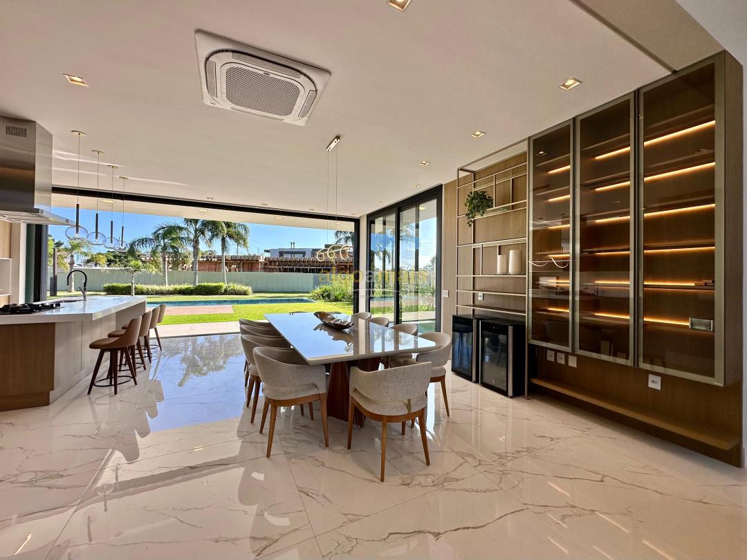 Casa de Condomínio à venda com 5 quartos, 384m² - Foto 6