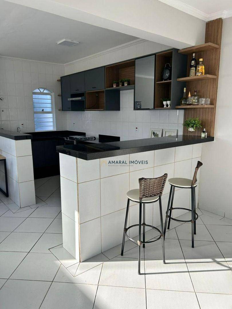 Casa à venda e aluguel com 4 quartos, 416m² - Foto 25
