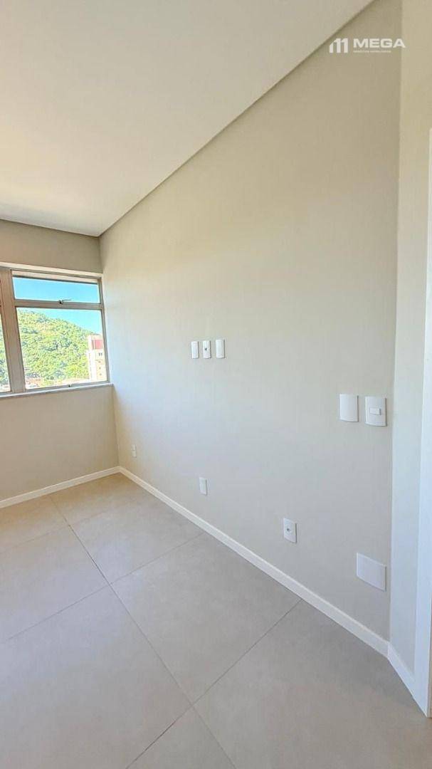 Apartamento à venda com 3 quartos, 140m² - Foto 18