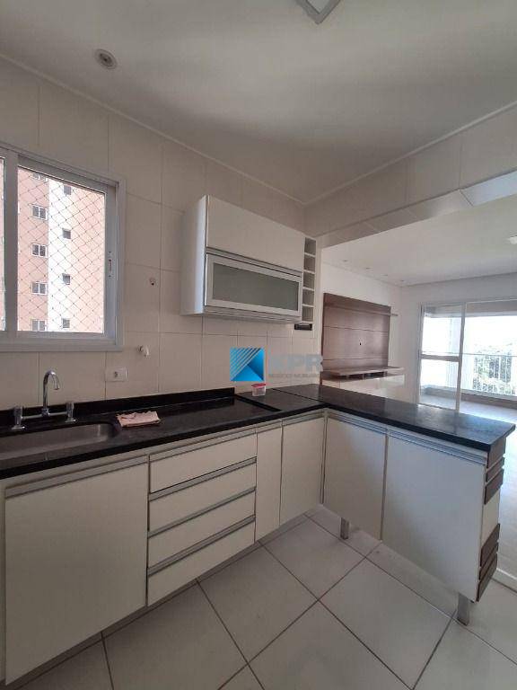 Apartamento para alugar com 2 quartos, 75m² - Foto 8