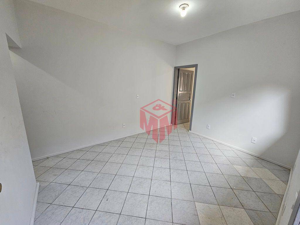 Casa para alugar com 1 quarto, 50m² - Foto 6