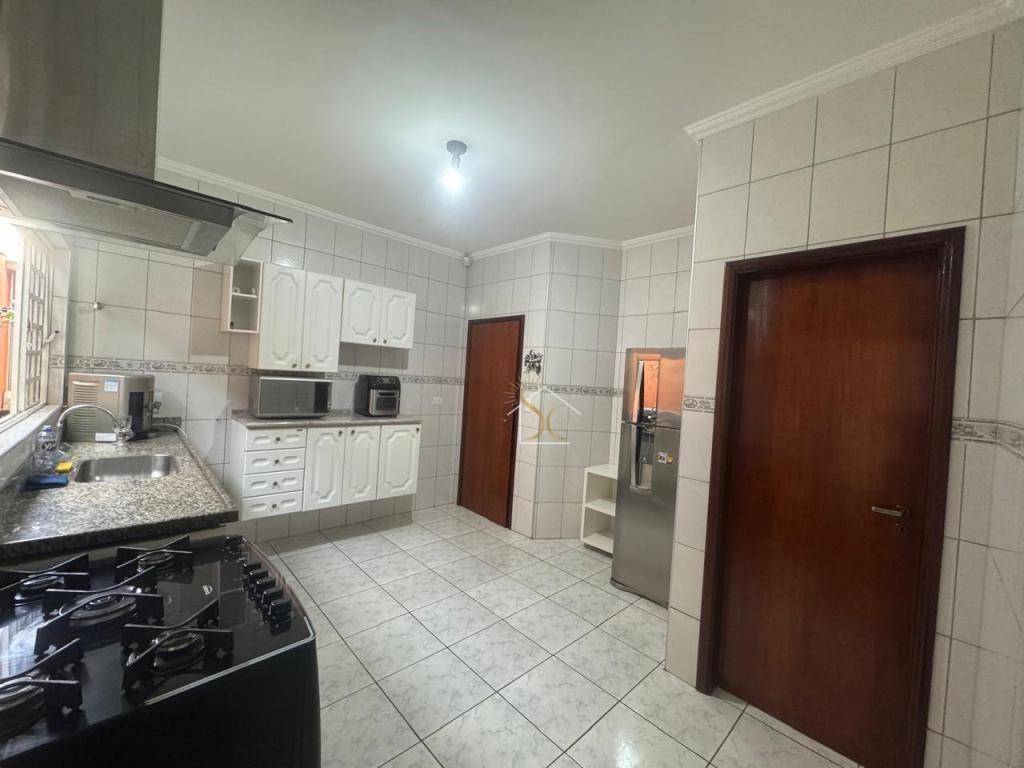 Casa à venda com 3 quartos, 280m² - Foto 6